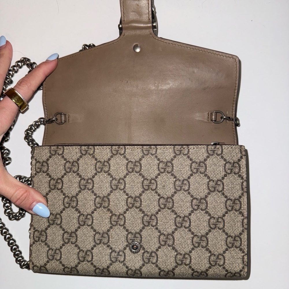 Gucci GG Supreme Canvas Chain Bag in Beige and Brown - Picture 3 of 7